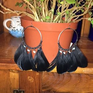 NEW*Unique Blk feather earrings w/ stone spacers